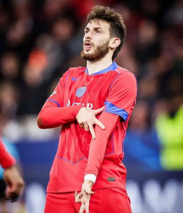 3-0完胜！金球巨星哑火，巴黎圣日耳曼双杀切尔西挺进欧冠8强